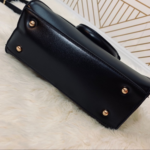 Black & Gold Shoulder/Crossbody/Handbag - Picture 6 of 8